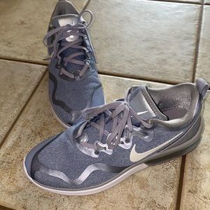 Nike Women’s AirMax size 9.5